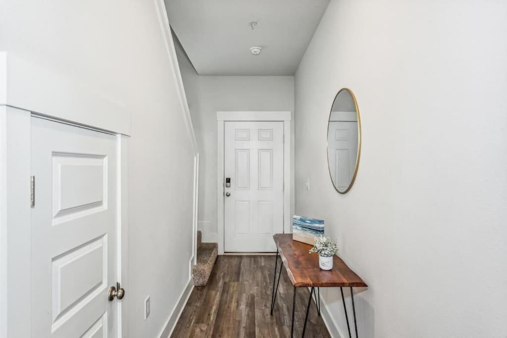 Luxury Townhome Near Downtown And Pensacola Beach Екстер'єр фото