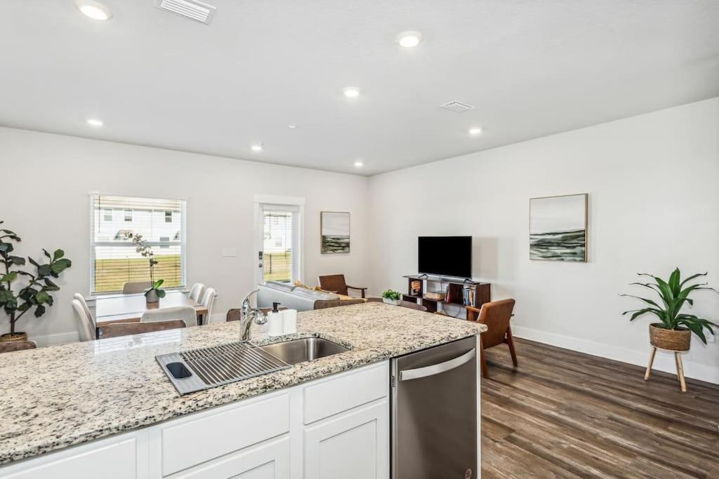 Luxury Townhome Near Downtown And Pensacola Beach Екстер'єр фото
