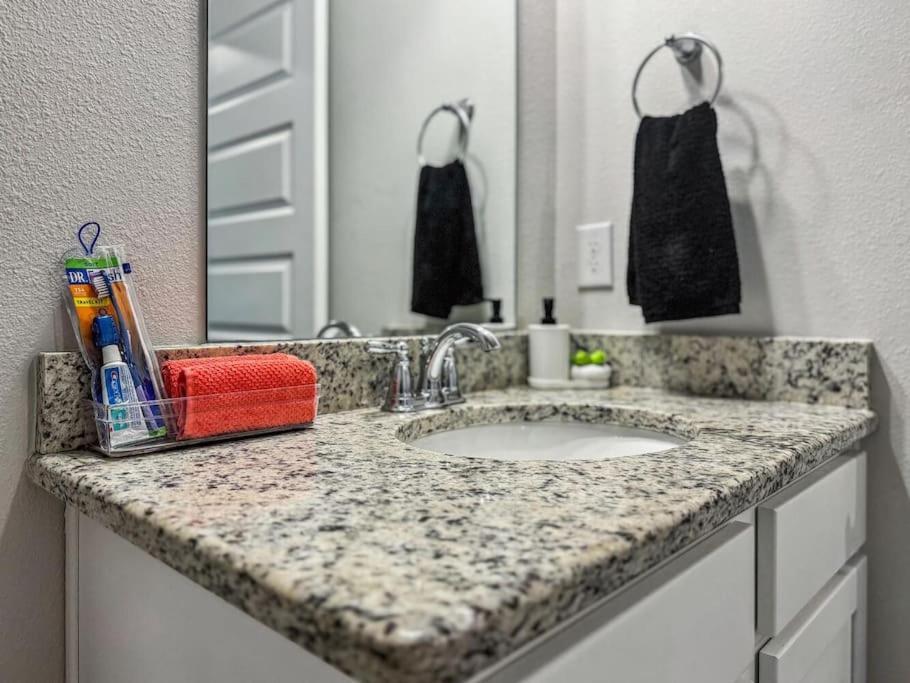 Luxury Townhome Near Downtown And Pensacola Beach Екстер'єр фото