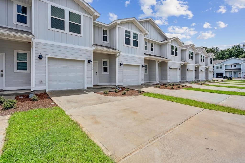 Luxury Townhome Near Downtown And Pensacola Beach Екстер'єр фото