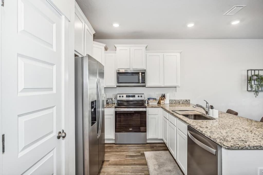 Luxury Townhome Near Downtown And Pensacola Beach Екстер'єр фото